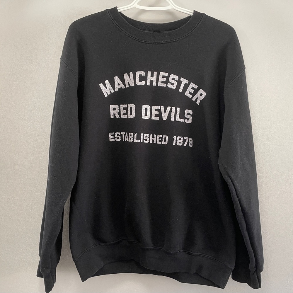 Manchester United - Red Devils Black Sweater